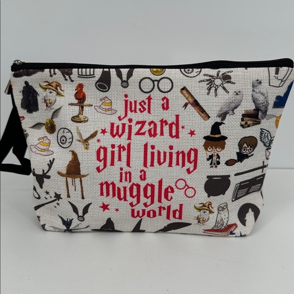 NWT Harry Potter Themed Pouch - Picture 2 of 5